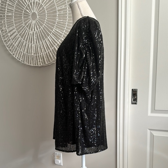 Torrid Black Sequin Ruched Sleeve Crew Neck Top - Picture 5 of 13
